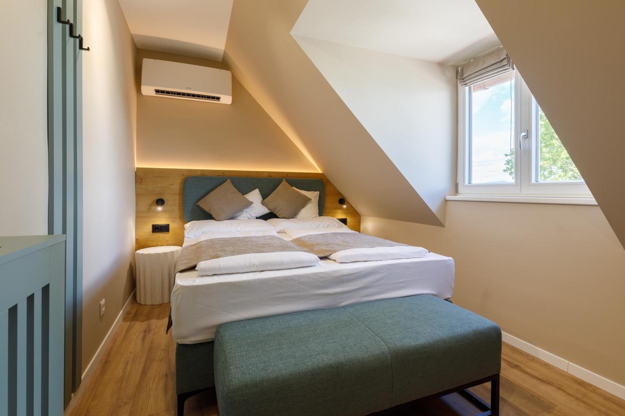 Lepke Apartmanhaz Es Etterem Tihany Ngoại thất bức ảnh