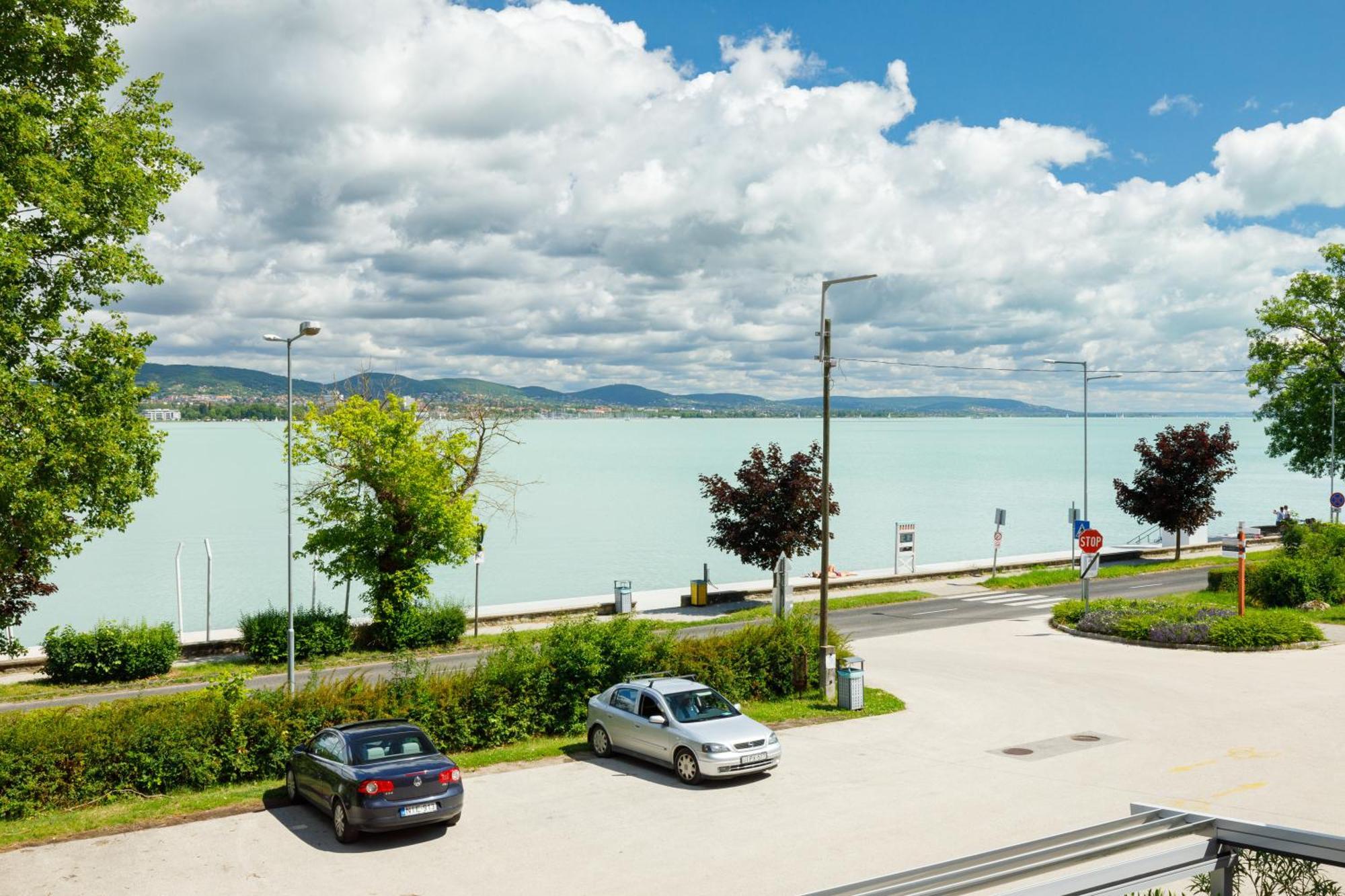 Lepke Apartmanhaz Es Etterem Tihany Ngoại thất bức ảnh