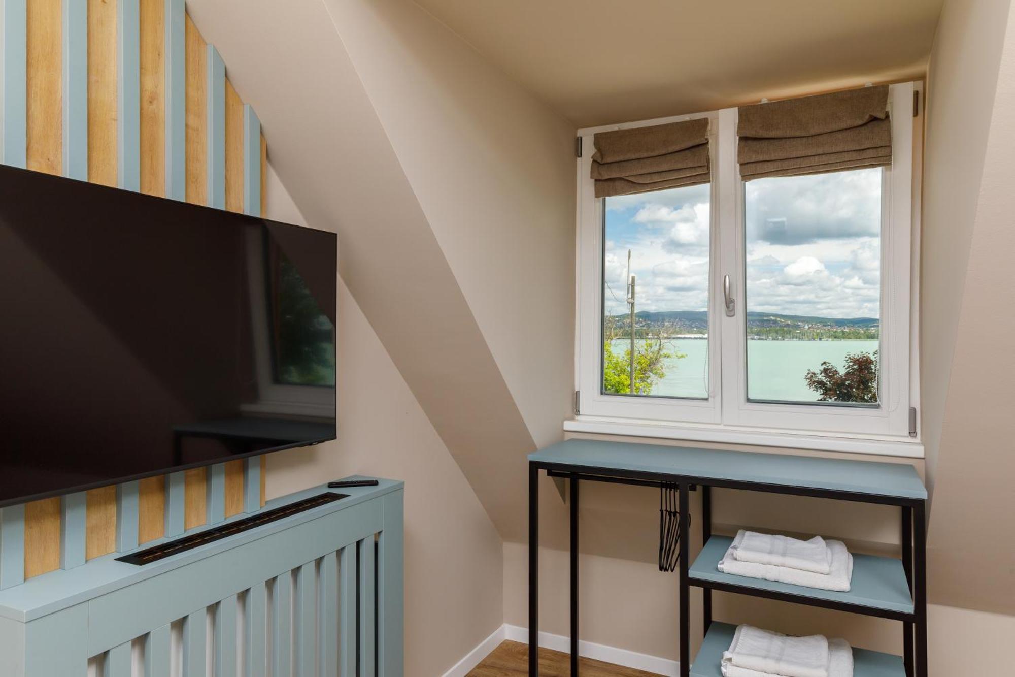 Lepke Apartmanhaz Es Etterem Tihany Ngoại thất bức ảnh