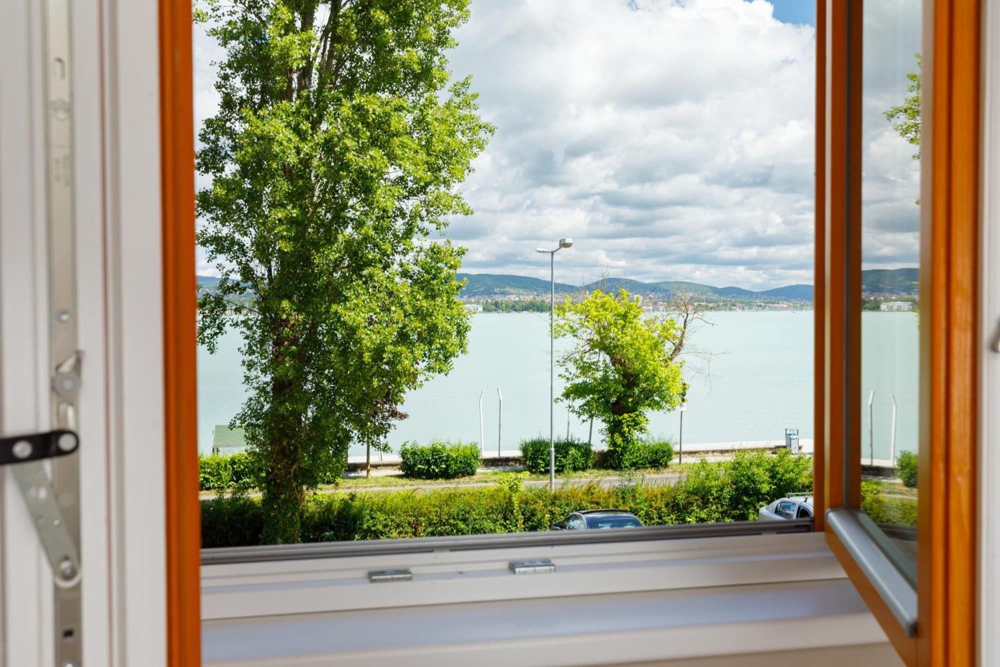 Lepke Apartmanhaz Es Etterem Tihany Ngoại thất bức ảnh