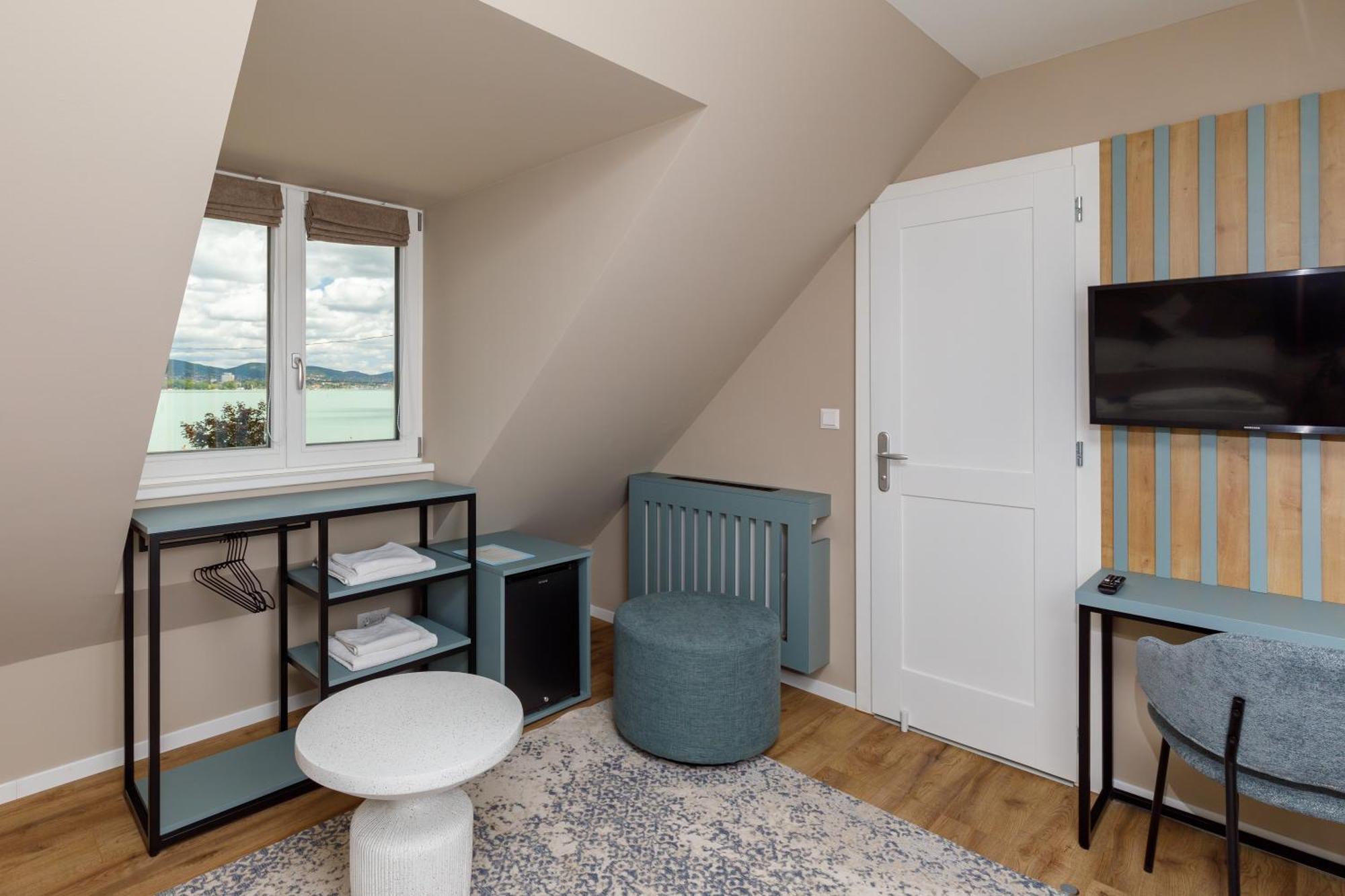 Lepke Apartmanhaz Es Etterem Tihany Ngoại thất bức ảnh